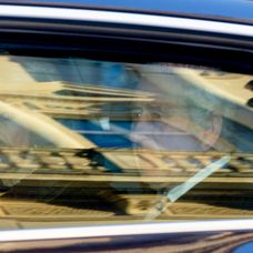 Fotky kráľa Karola III. pred operáciou