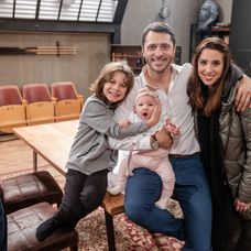 Alex so svojimi deťmi.