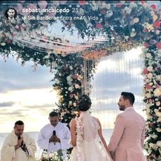 Košičan Andrej Košarišťan reaguje v dueli na ľade Slovana Bratislava.