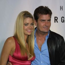 Denise Richards so súčasným manželom Aaronom Phypersom.