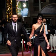 Dua Lipa a Romain Gavras na festivale v Cannes