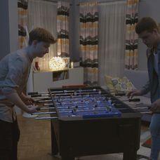 Chalani si na Sama zvyknú.