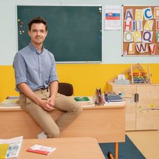 Dávid Hartl ako učiteľ Edo.