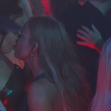 Ráchel s priateľkou Dominikou v pražskom Duplexe.