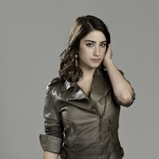 Feriha - Feriha (Hazal Kaya)
