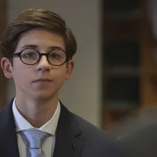Fifo má hrať svojho 19-ročného brata.