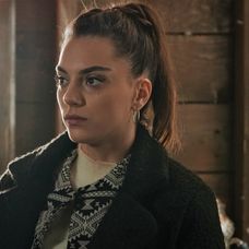 Spútaný motýľ - Azra