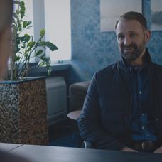 Andrej si vyhliadol ďalšiu obeť.