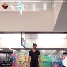 Tolgahan Sayışman na letisku vo Viedni