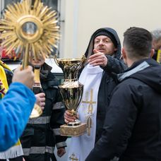 Ľuboš Kostelný v seriáli Svätý Max ako farár 