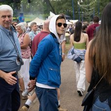 Rami Malek s neznámou ženou