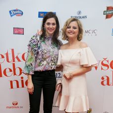 Všetko alebo nič, premiéra, Evita, Issová