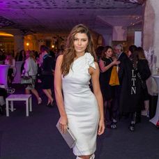 Santi Cazorla z Villarrealu reaguje v prvom štvrťfinále EL proti Valencii.