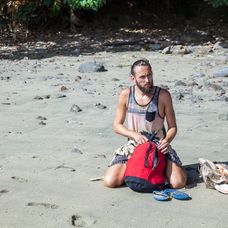 Yury opúšťa Ostrov