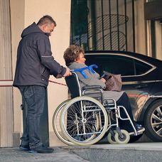 Riskuje zdravie? Bohdalová aj napriek ťažkostiam stále pracuje