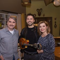 Peter Marcin, Adam Ďurica a Zuzana Tlučková v seriáli Susedia