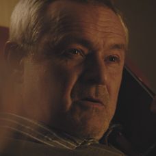 Andrej zistí od neznámeho muža o Laure zásadnú informáciu.