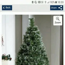 Takto mal stromček podľa fotografie vyzerať.