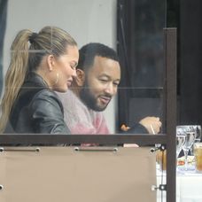 Modelka už nosila aj vlasy do polky chrbta.