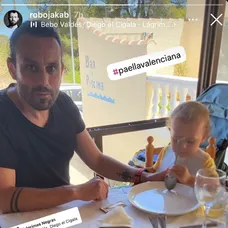 Robo a Anička Jakabovci s deťmi na dovolenke