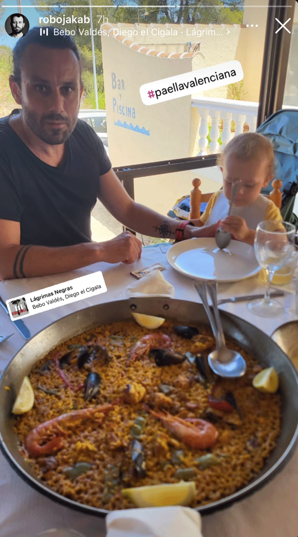 Robo a Anička Jakabovci s deťmi na dovolenke