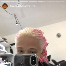 Tereza Mašková v kaderníckom kresle