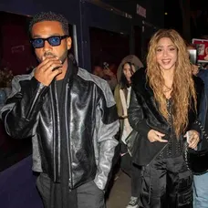 Shakira randí s britským hercom Lucienom Laviscountom
