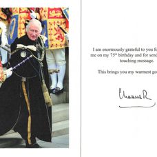 Pohľadnica od britského panovníka.