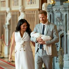 Vojvoda a vojvodkyňa zo Sussexu ukázali syna
