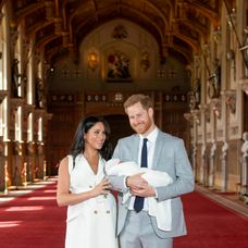 Vojvoda a vojvodkyňa zo Sussexu ukázali syna