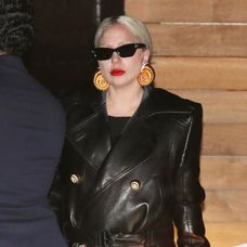 Lady Gaga je vraj tehotná