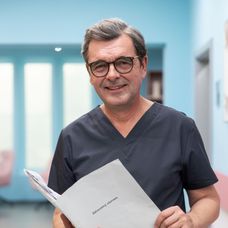 Peter Kočiš ako Staviarsky