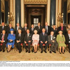 Zomrel strýko princov Williama a Harryho Lord Robert Fellowes