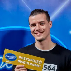 Matěj Vávra postúpil.