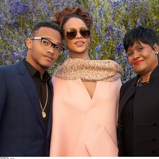 Rihanna s mamou a bratom Rajadom Fentym.
