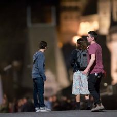 Tom Holland a Zendaya nakrúcajú nový film na Karlovom moste v Prahe
