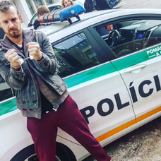 Lukáš Dóza na nakrúcaní Rexa