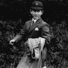Princ Charles v jeho školskej uniforme (27. júl 1958)