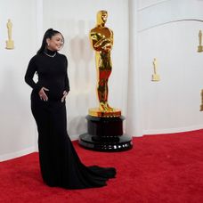 Vanessa Hudgens ukázala na Oscaroch tehotenské bruško