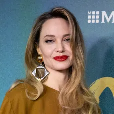Angelina Jolie s dcérou Vivienne na premiére