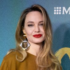 Angelina Jolie s dcérou Vivienne na premiére