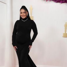 Vanessa Hudgens ukázala na Oscaroch tehotenské bruško