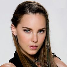 Belinda ako Valentina v Rebeloch na strednej