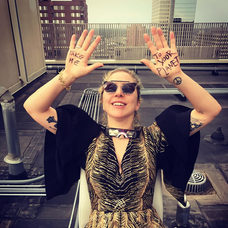 Speváčka Lady Gaga v slnečných okuliaroch