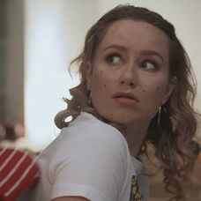 Petra sa snaží Ondra oklamať, aby sestru kryla.