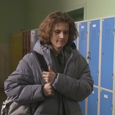 Zdá sa, že Jony má na scéne rivala.