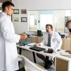 Adam Bárdy a Dano Heriban počas nakrúcania seriálu Druhá šanca.