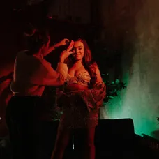 Backstage: Klára Berisha na nakrúcaní nového videoklipu