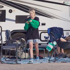 Tori Spelling žije s deťmi v karavane