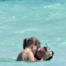 Taylor Swift a Travis Kelce na dovolenke na Bahamách
